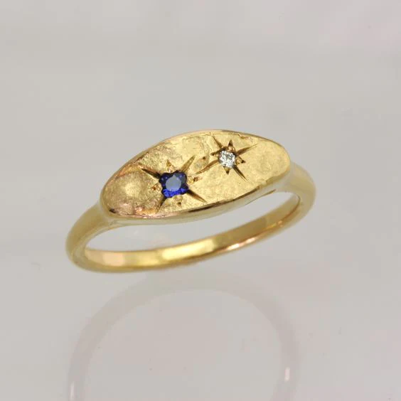 Vintage ring med gylden stjerne